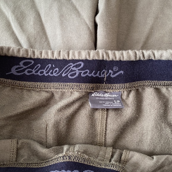 NWOT Men’s Eddie Bauer Green Lounge Shorts - Picture 4 of 4